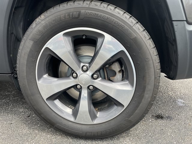 Used 2020 Jeep Cherokee Limited AWD/4WD image 9