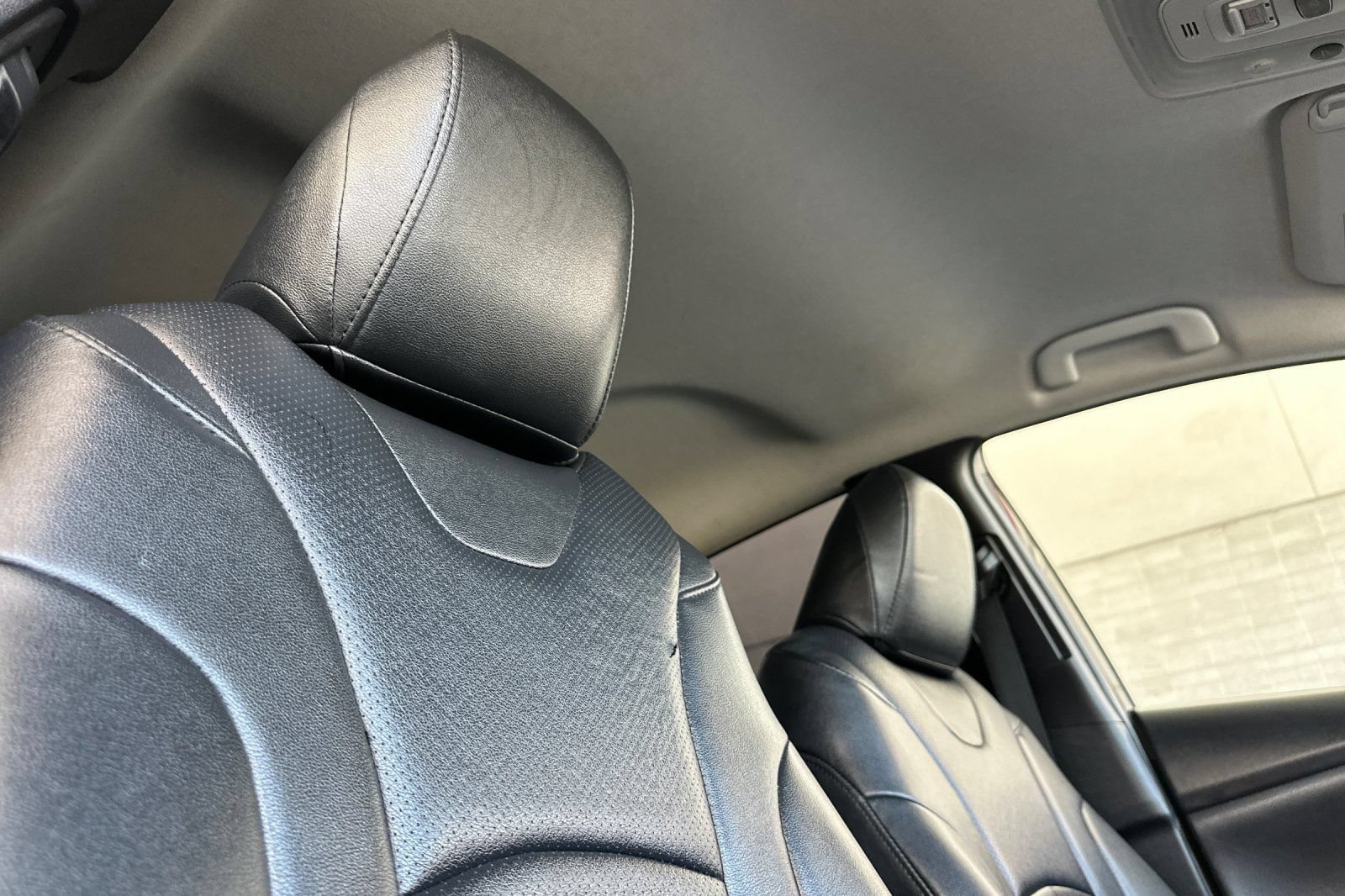 Used 2021 Toyota Prius Prime XLE w/ Carpet Mat Package (TMS) FWD image 18