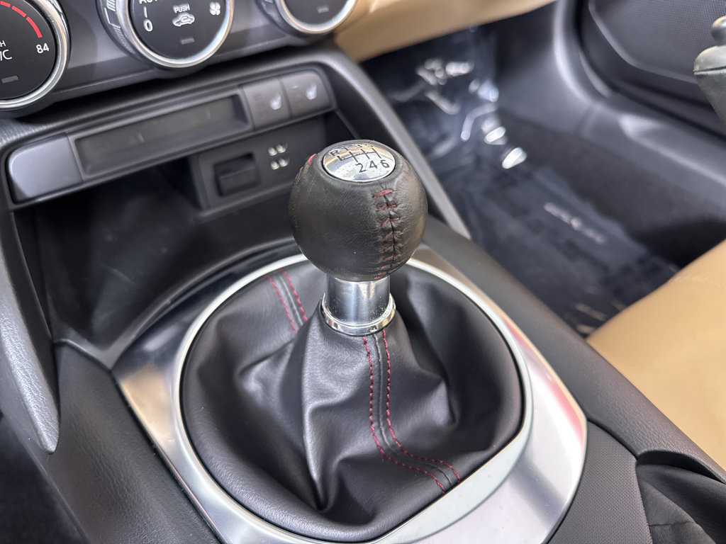 Used 2016 MAZDA MX-5 Miata Grand Touring RWD image 5