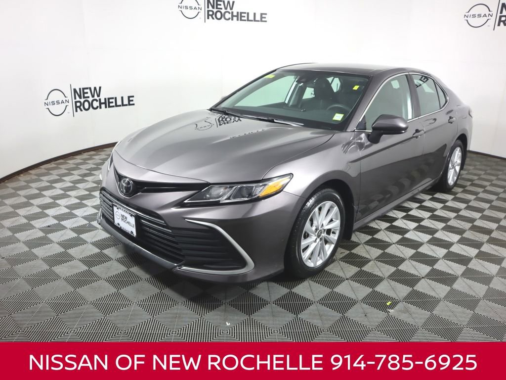 Used 2023 Toyota Camry LE image 1
