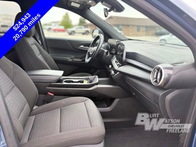 Used 2025 Chevrolet Equinox LT FWD image 22