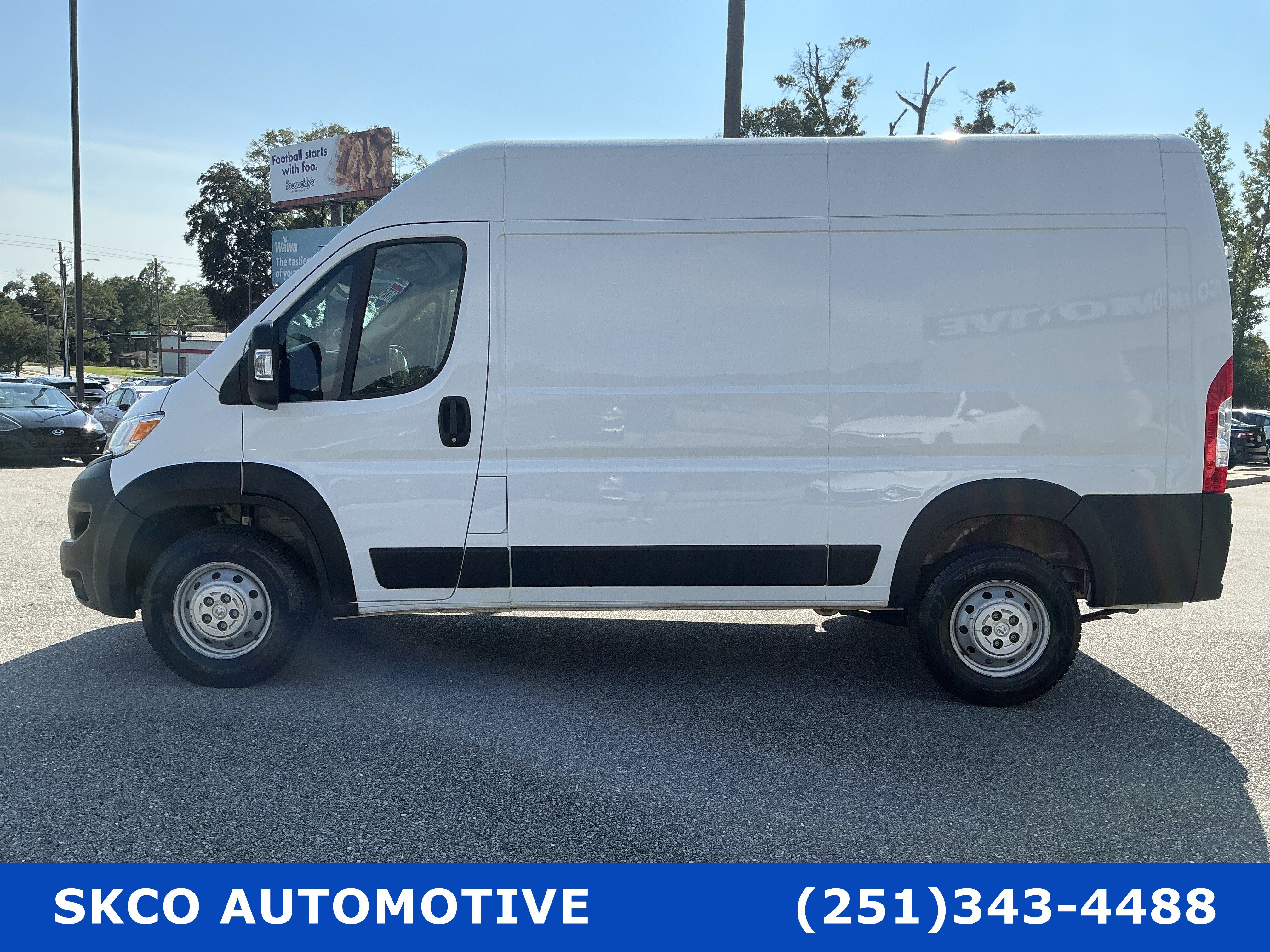 Used 2025 RAM ProMaster 2500 w/ Convenience Group FWD image 2