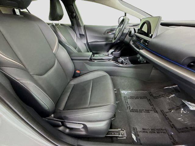 Used 2024 Toyota Prius XLE AWD/4WD image 27