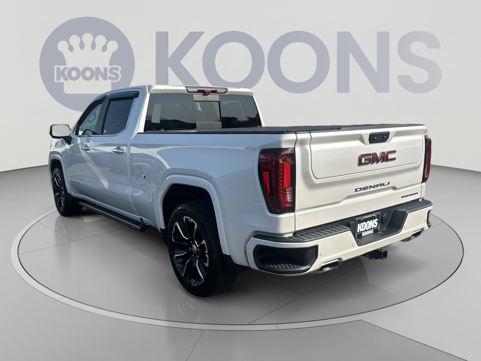 Used 2024 GMC Sierra 1500 Denali w/ Denali Reserve Package AWD/4WD image 8