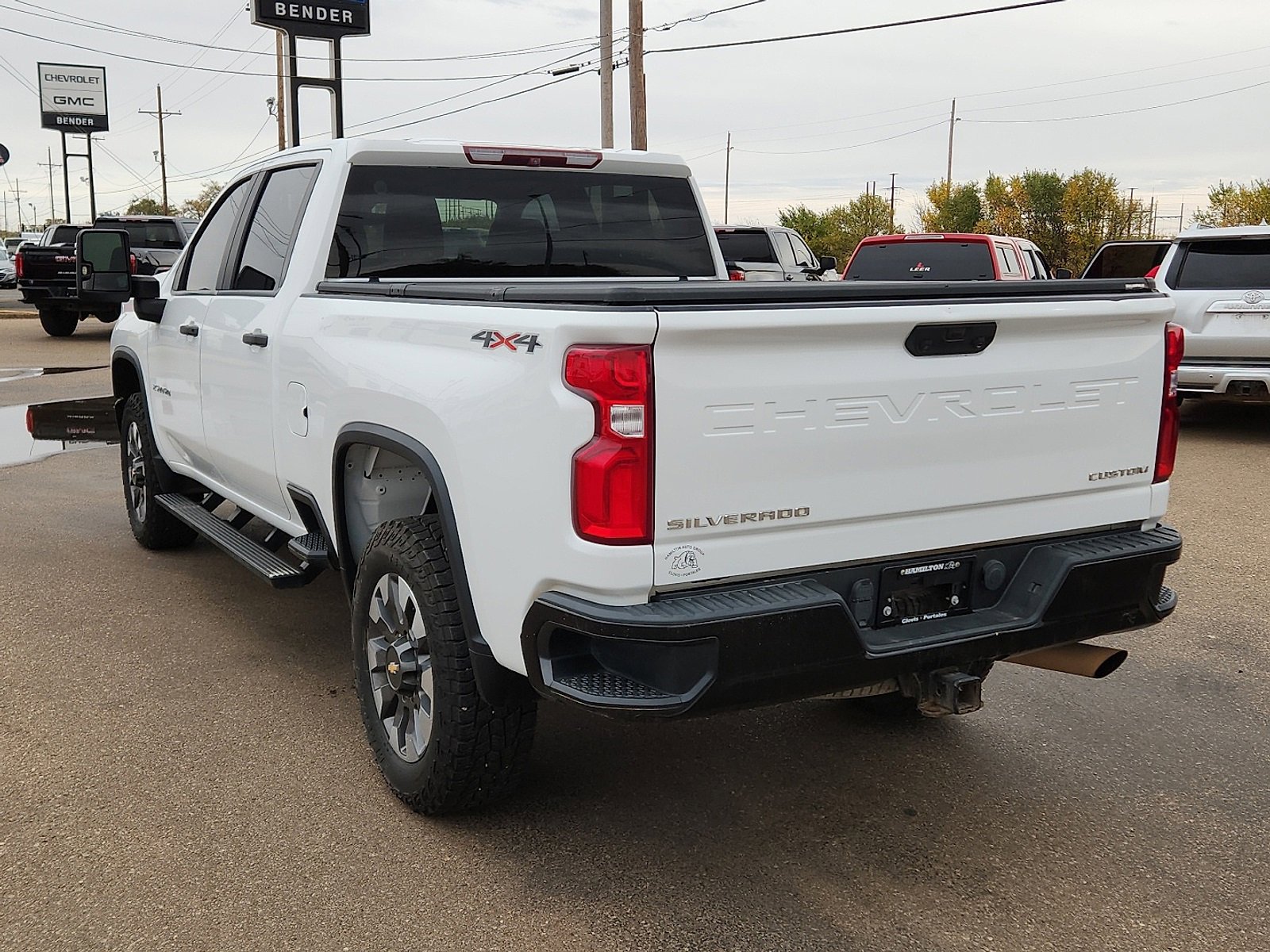 Used 2021 Chevrolet Silverado 2500 Custom w/ Custom Value Package image 3