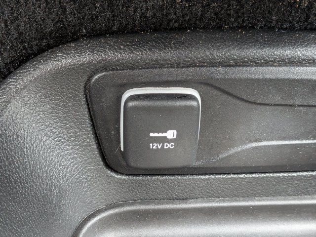 Used 2024 Chrysler Pacifica Limited FWD image 23