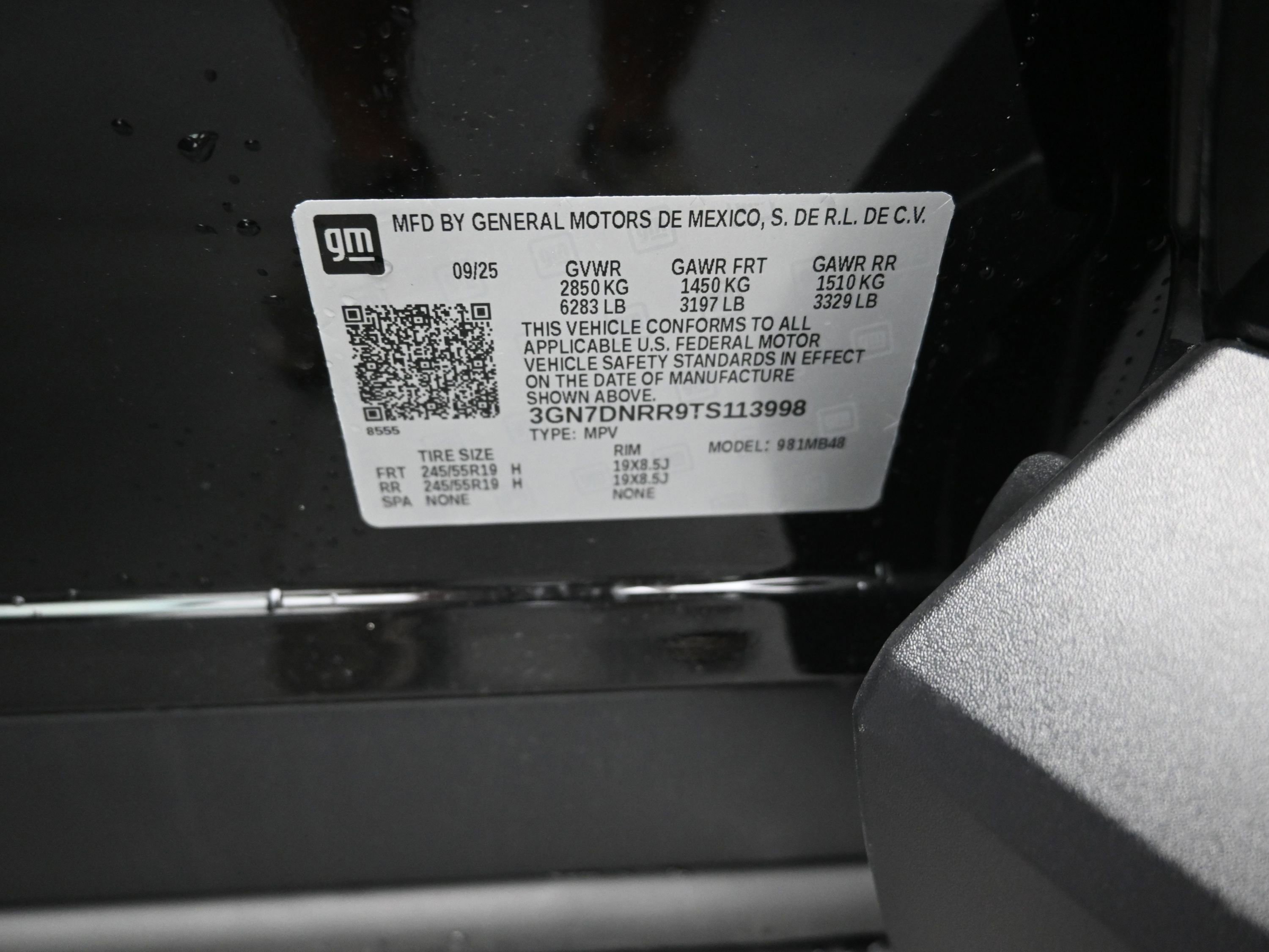 New 2026 Chevrolet Equinox EV LT image 11