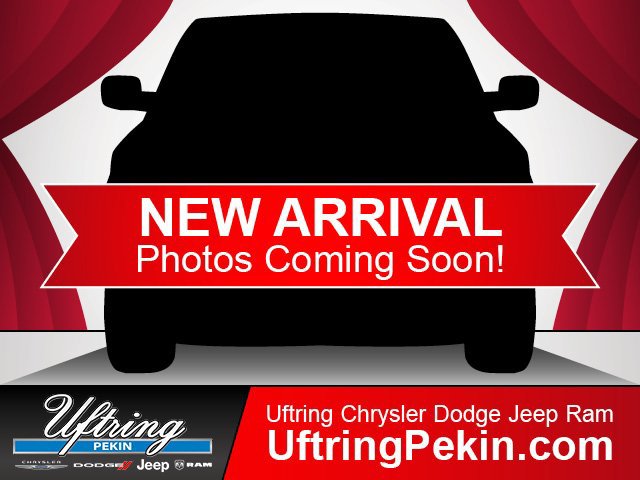 Used 2023 Chrysler Pacifica Limited w/ Uconnect Theater Family Group