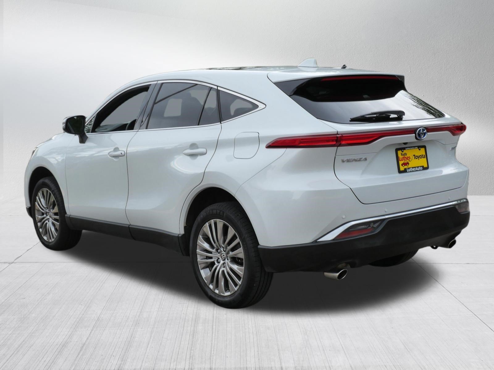 Certified 2023 Toyota Venza Limited AWD/4WD image 6