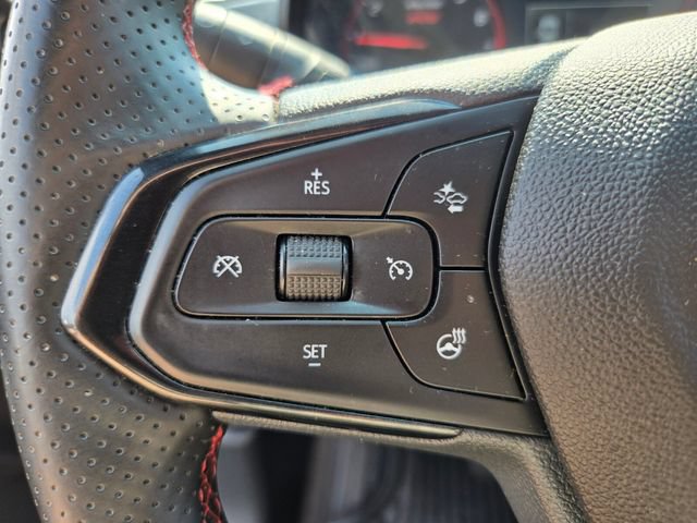 Used 2025 Chevrolet Trax RS w/ Sunroof Package FWD image 35