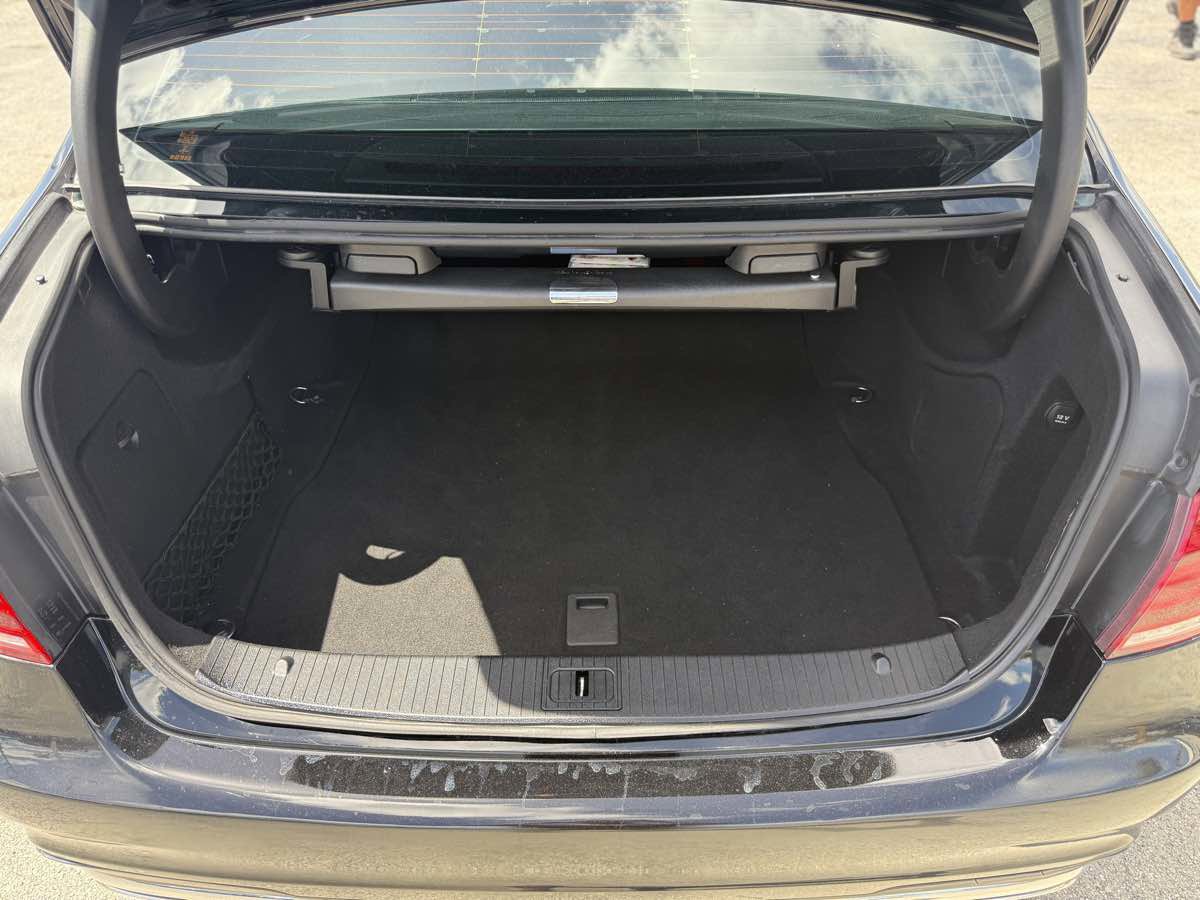 Used 2015 Mercedes-Benz E 350 4MATIC Sedan image 45