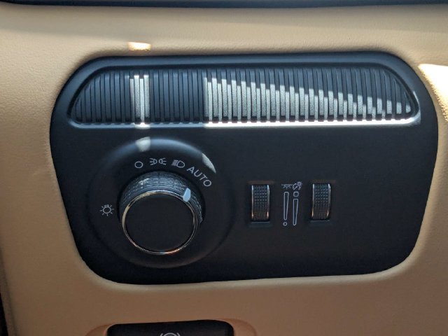 New 2026 Jeep Grand Wagoneer L Summit AWD/4WD image 25