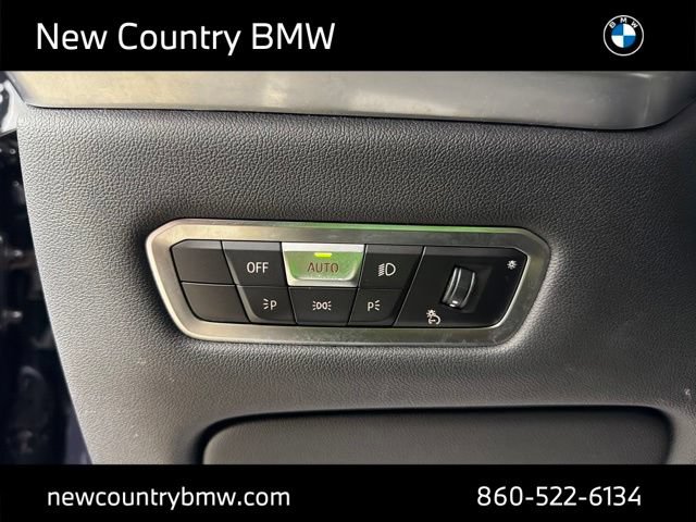 Used 2023 BMW X7 xDrive40i w/ M Sport Package AWD/4WD image 13
