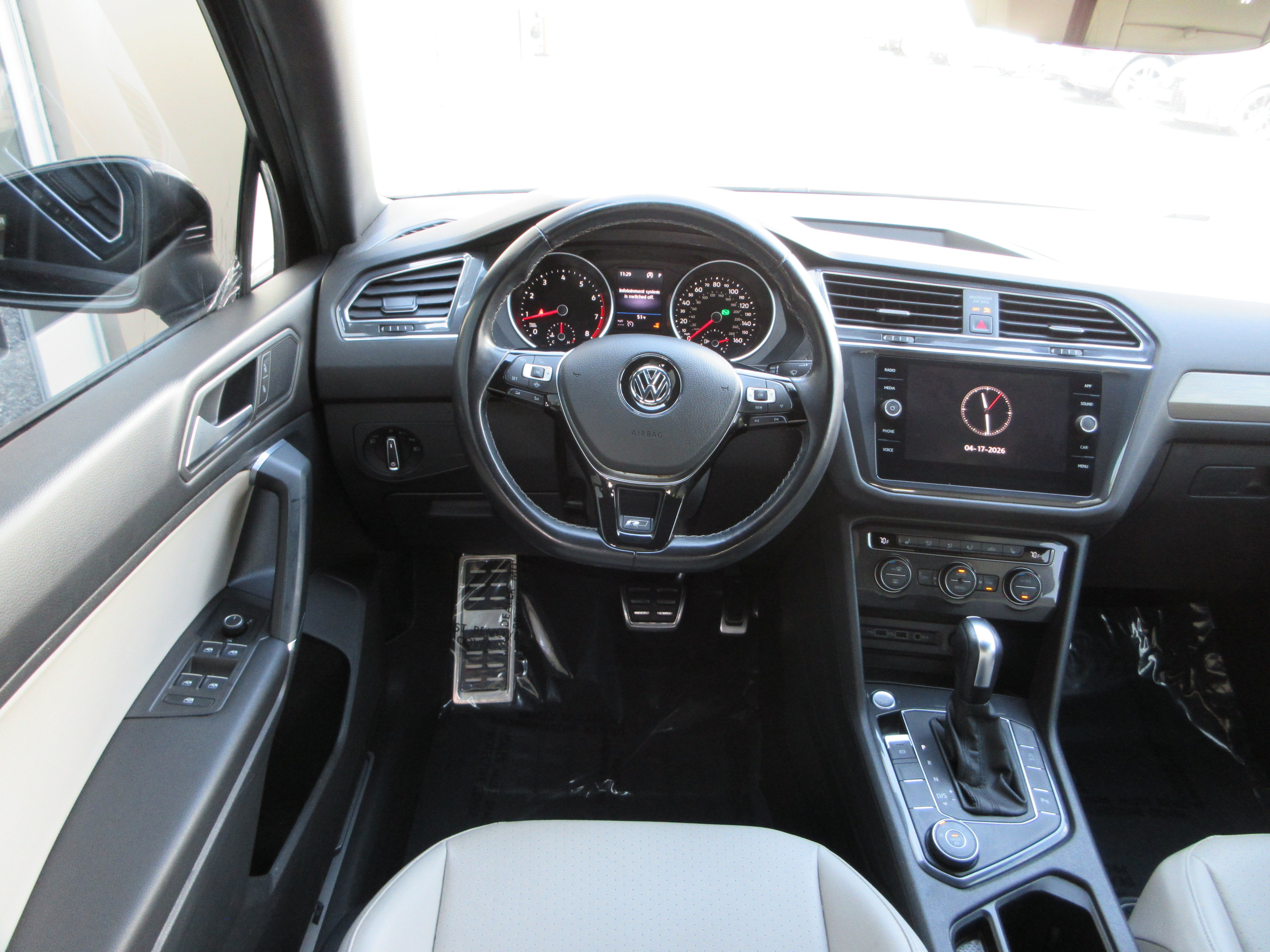 Used 2020 Volkswagen Tiguan SE R-Line AWD/4WD image 33