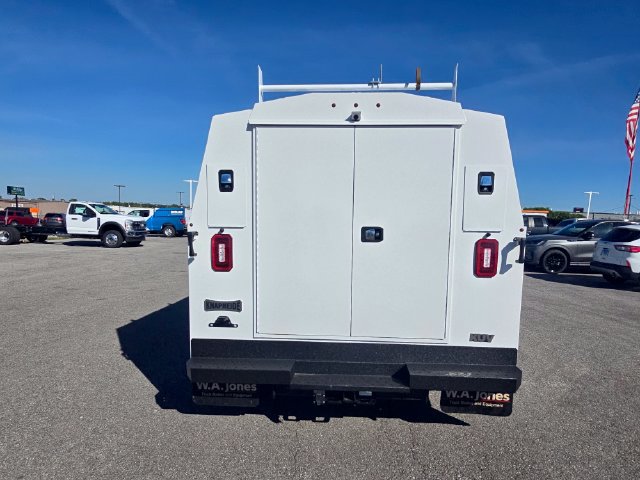 New 2027 Ford E-350 and Econoline 350 Super Duty w/ Power Equipment Group RWD image 4