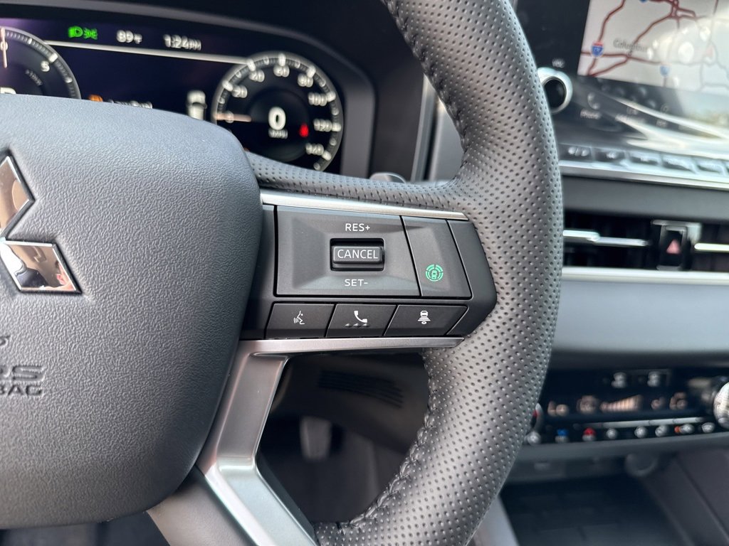 New 2025 Mitsubishi Outlander SEL image 35