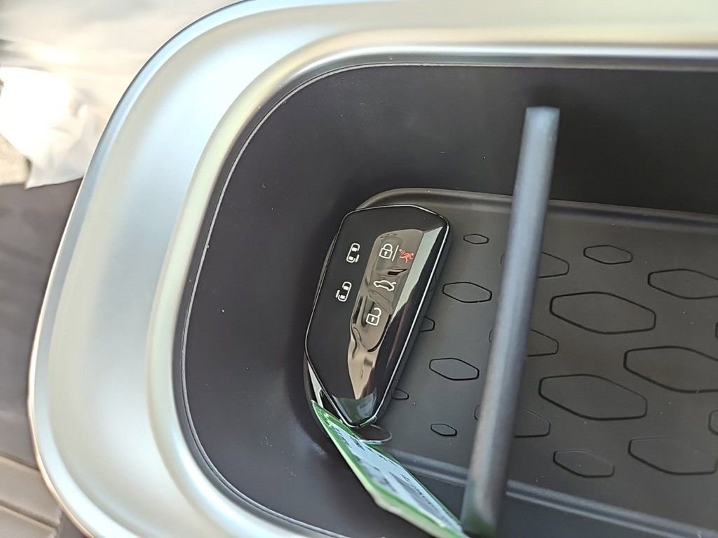 New 2025 Volkswagen ID. Buzz 1st Edition AWD/4WD image 27