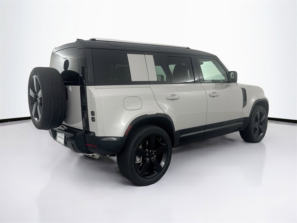 New 2026 Land Rover Defender 110 X-Dynamic SE image 5