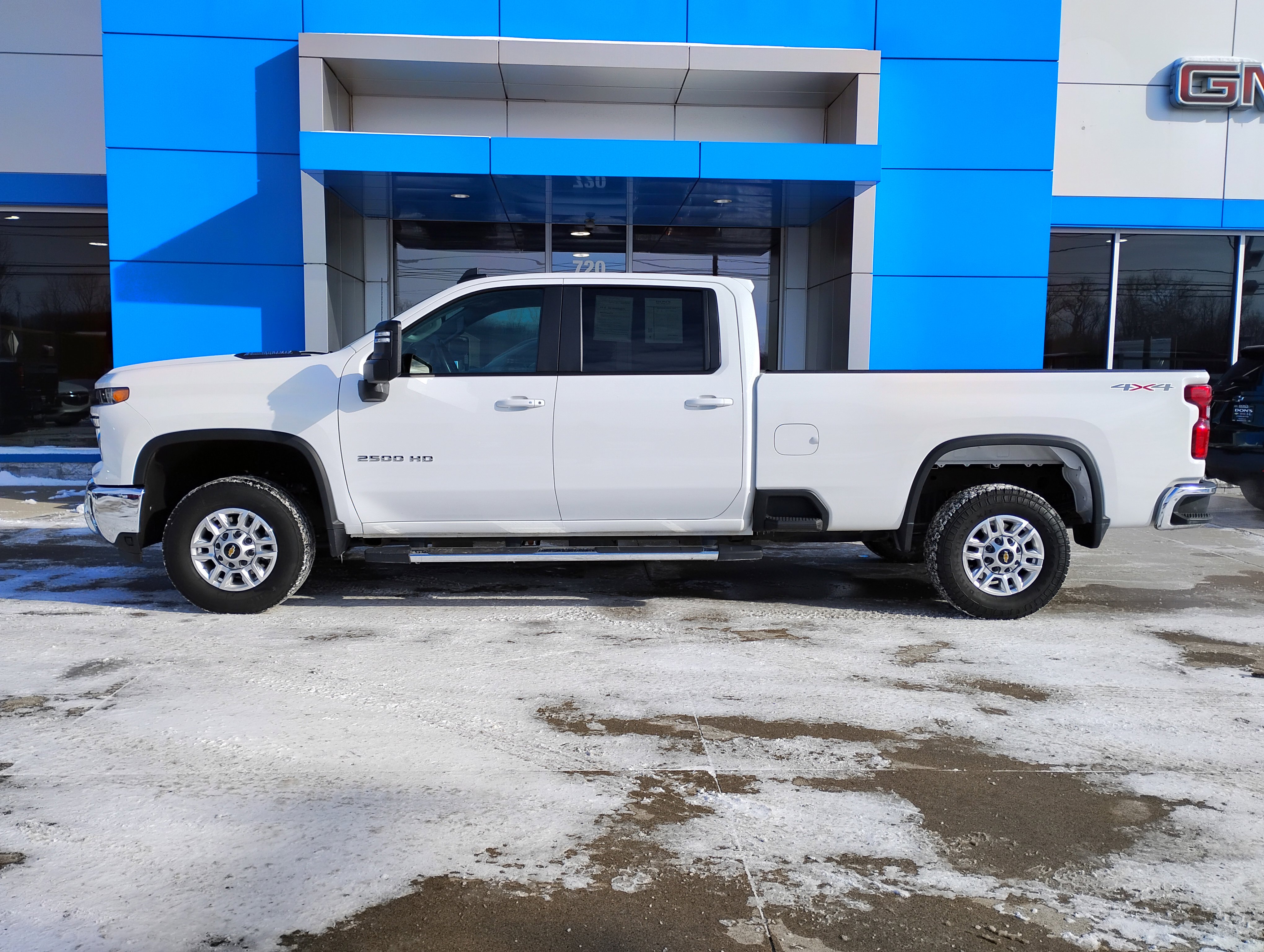 Used 2025 Chevrolet Silverado 2500 LT w/ Convenience Package image 30