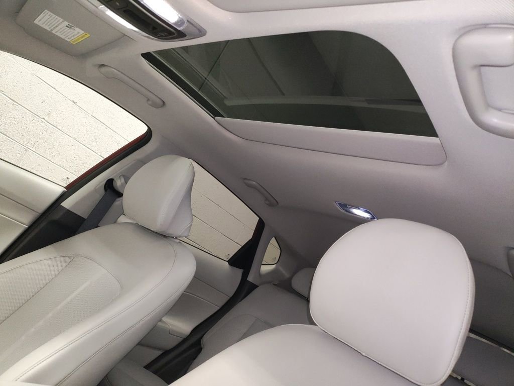 Used 2024 Hyundai Kona Limited image 26