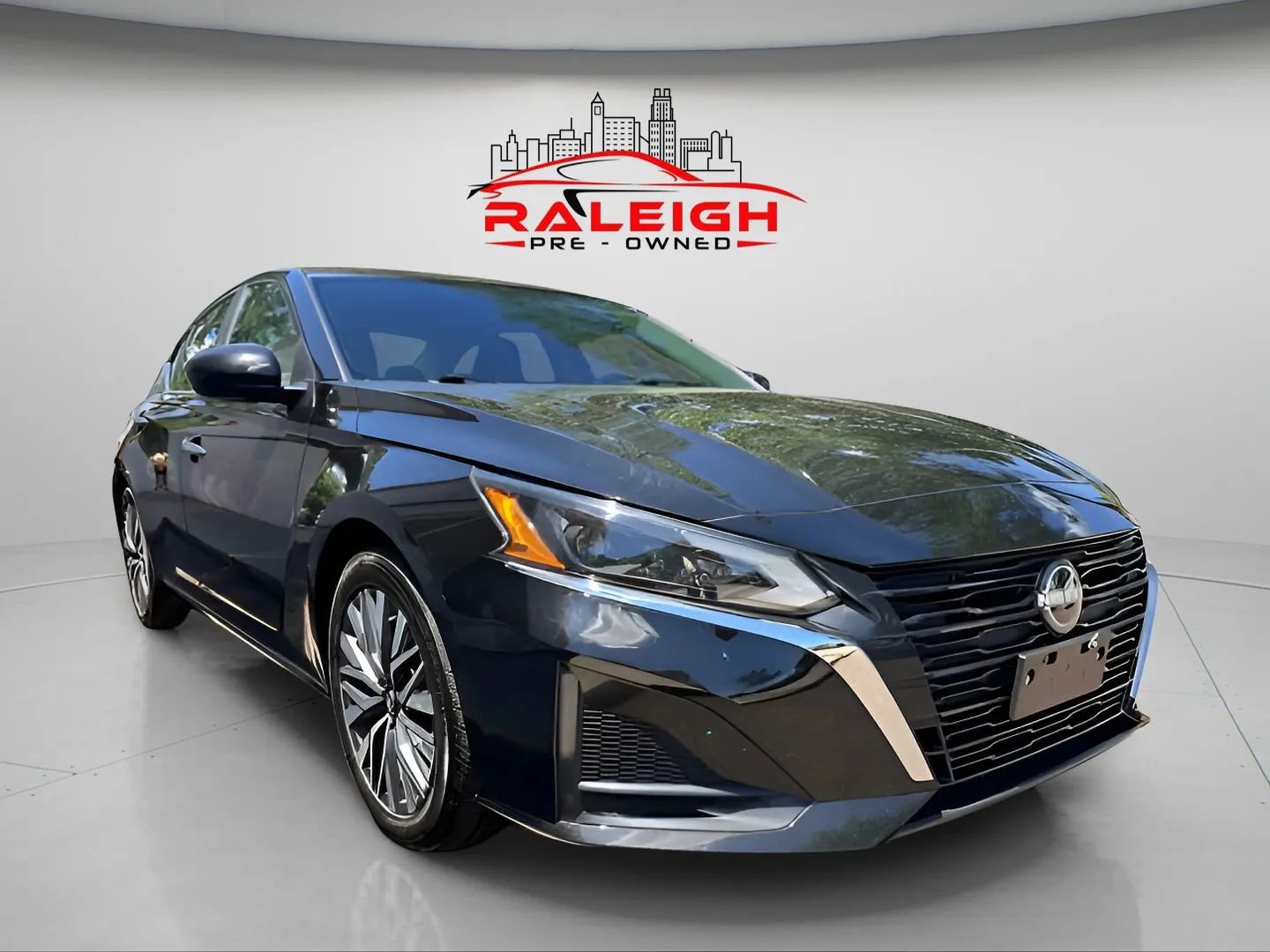 Used 2023 Nissan Altima 2.5 SV image 10