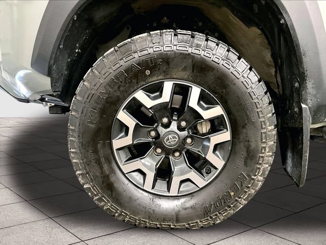 Used 2023 Toyota Tacoma TRD Off-Road w/ Black Out Package (TMS) AWD/4WD image 8