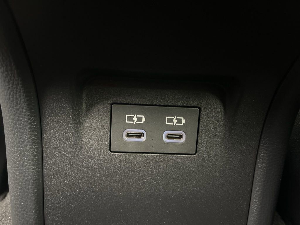 Used 2024 Toyota Prius XLE image 12