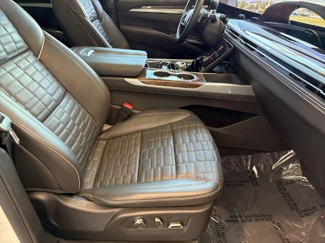 Certified 2026 Cadillac Escalade Platinum Sport w/ LPO, ONYX Package AWD/4WD image 12
