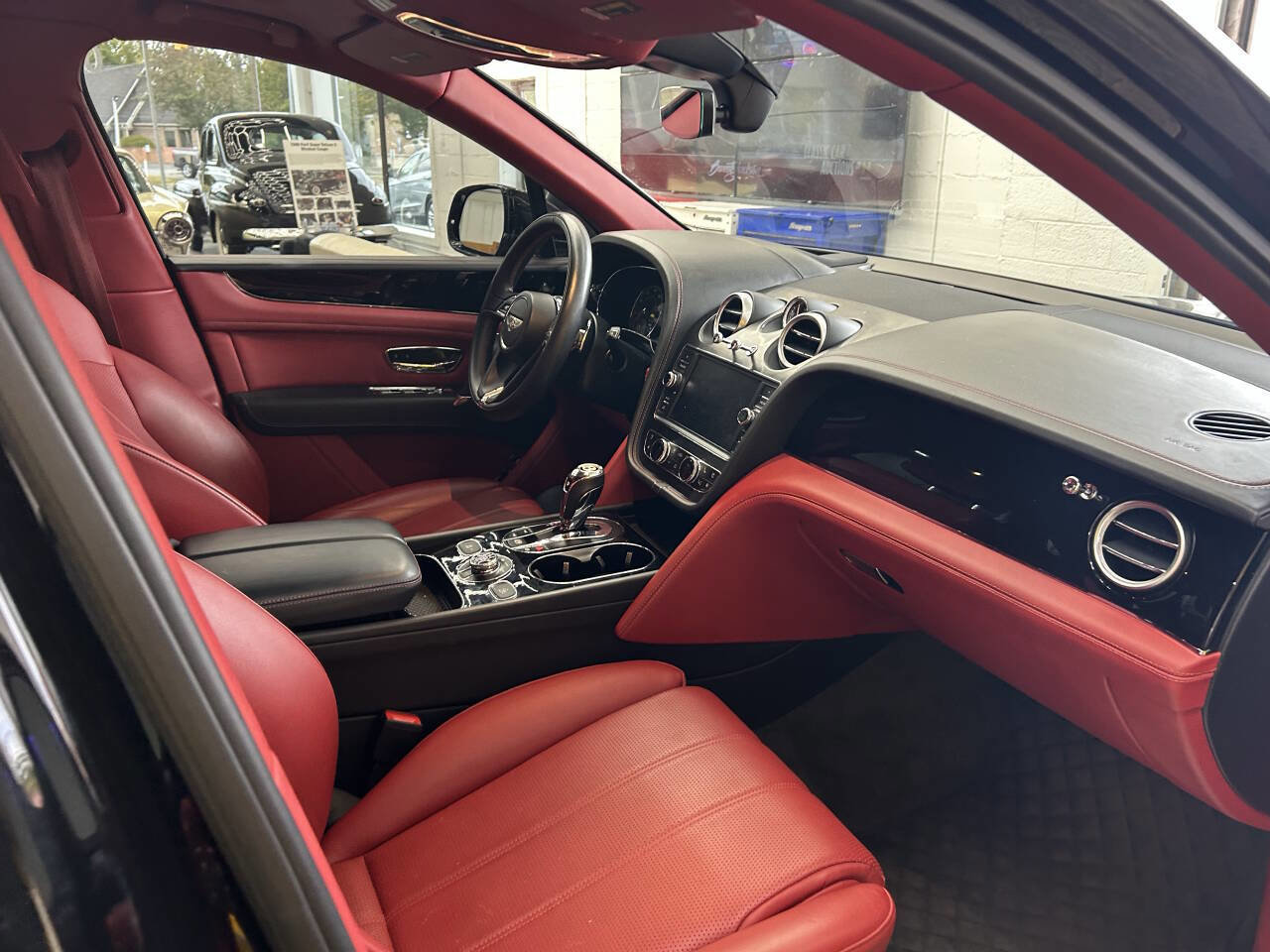 Used 2019 Bentley Bentayga image 5