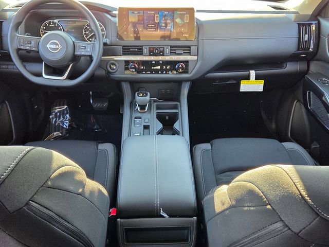 New 2026 Nissan Pathfinder S image 8