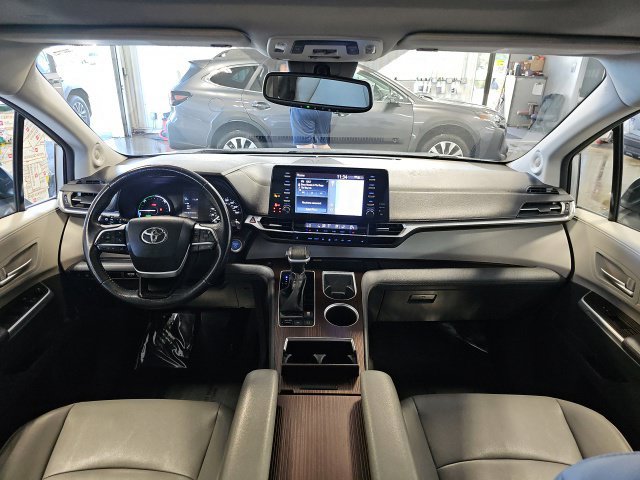 Certified 2023 Toyota Sienna XLE w/ XLE Plus Package AWD/4WD image 32