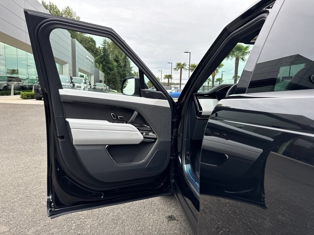 New 2026 Land Rover Range Rover Sport SE AWD/4WD image 10