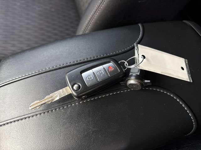 Used 2017 Nissan Rogue S image 30