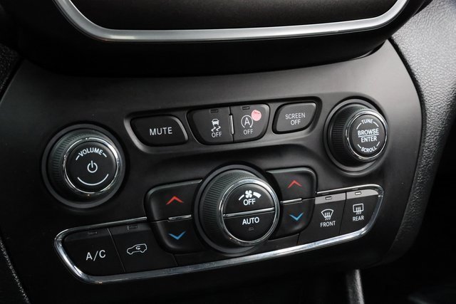 Used 2022 Jeep Cherokee Trailhawk w/ Trailer Tow Group image 27