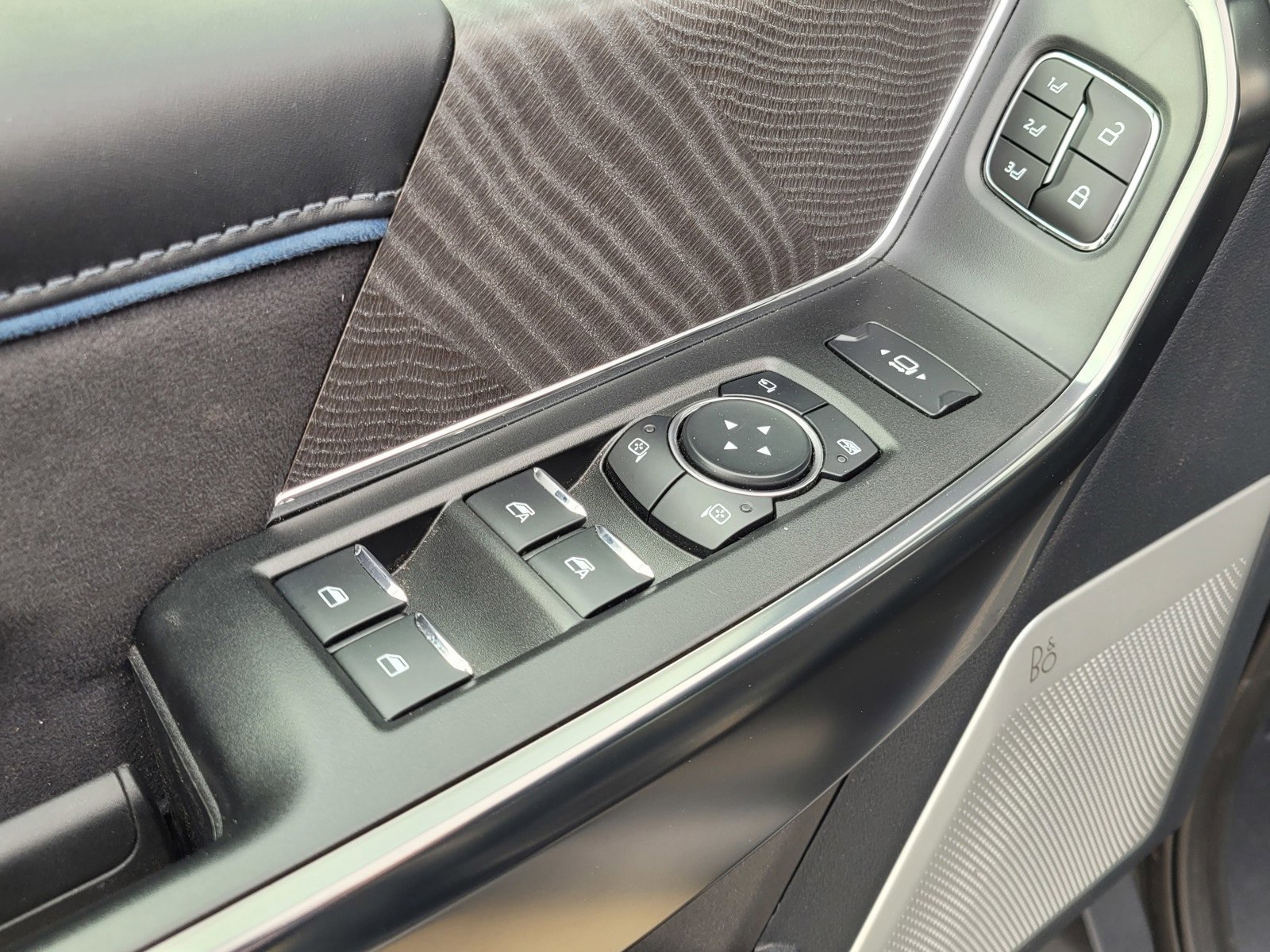 Used 2025 Ford F350 Platinum image 16