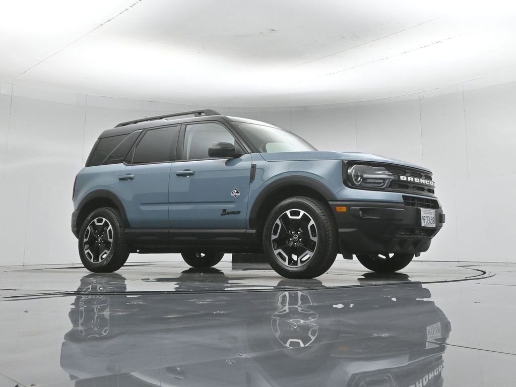 Used 2022 Ford Bronco Sport Outer Banks w/ Tech Package AWD/4WD image 4