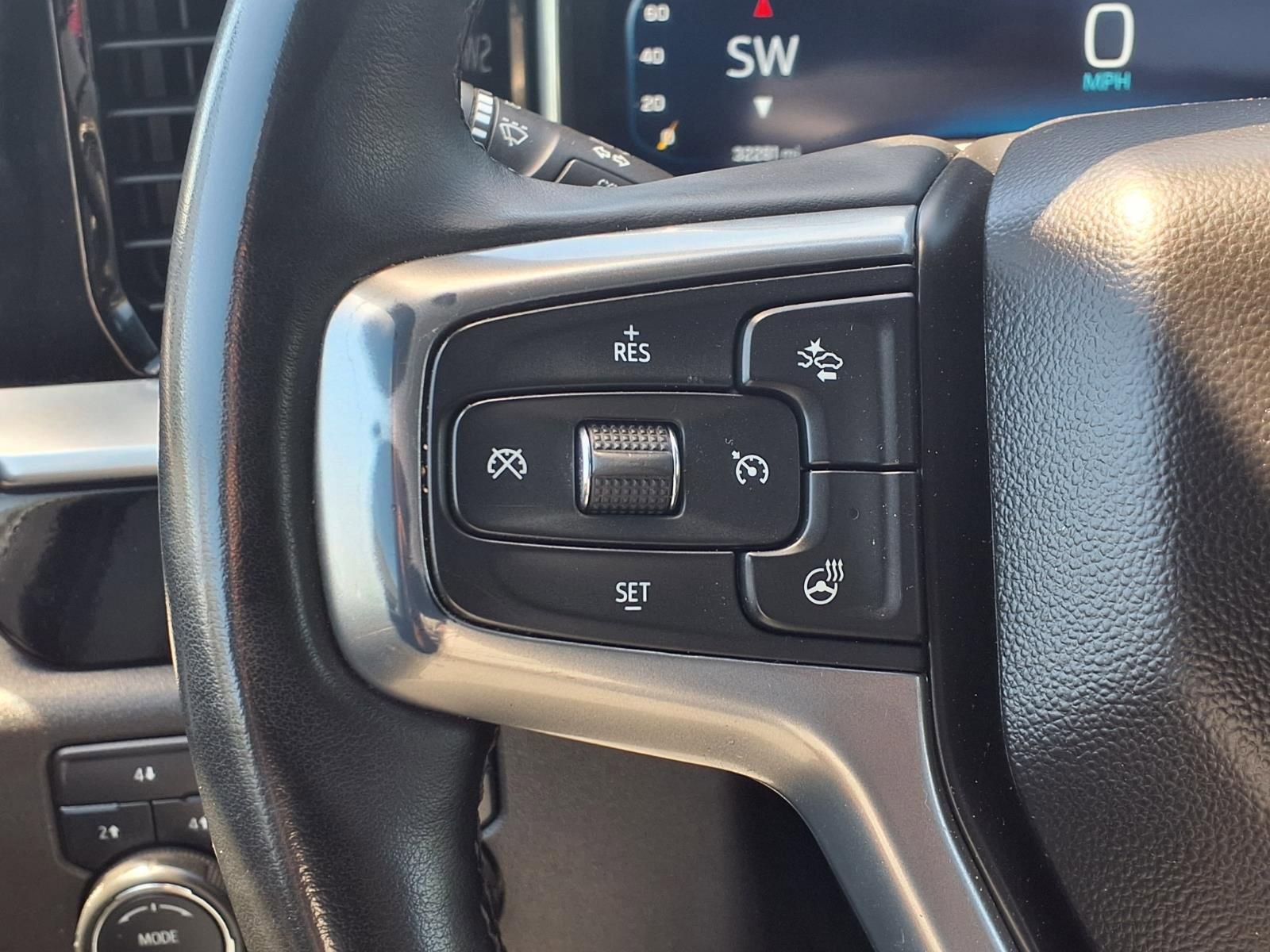 Used 2024 Chevrolet Silverado 2500 LT AWD/4WD image 14