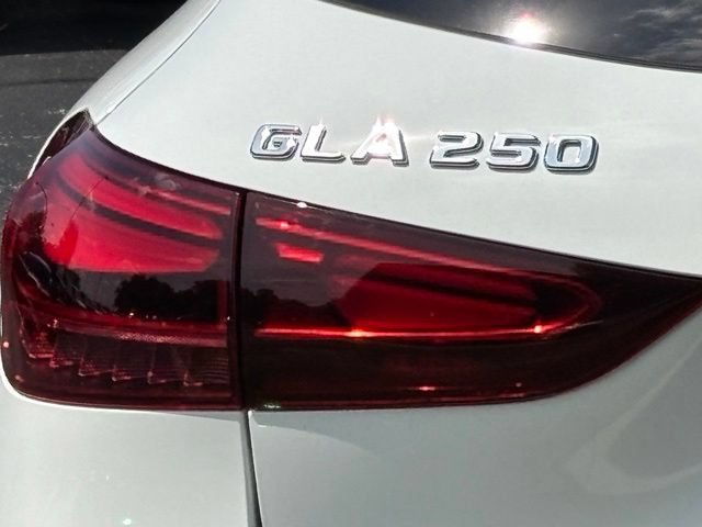 Certified 2026 Mercedes-Benz GLA 250 4MATIC image 11