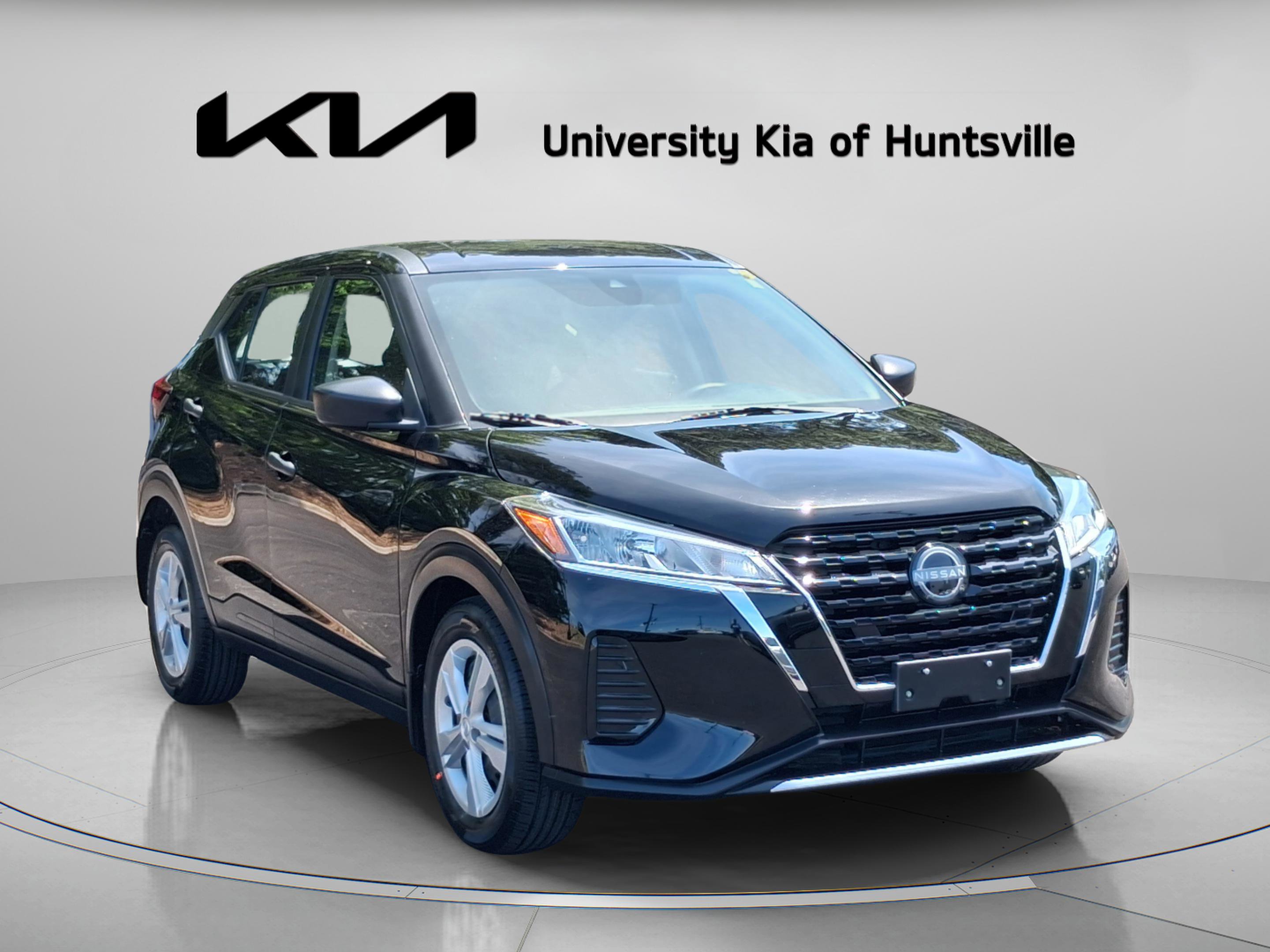 Used 2024 Nissan Kicks S image 1