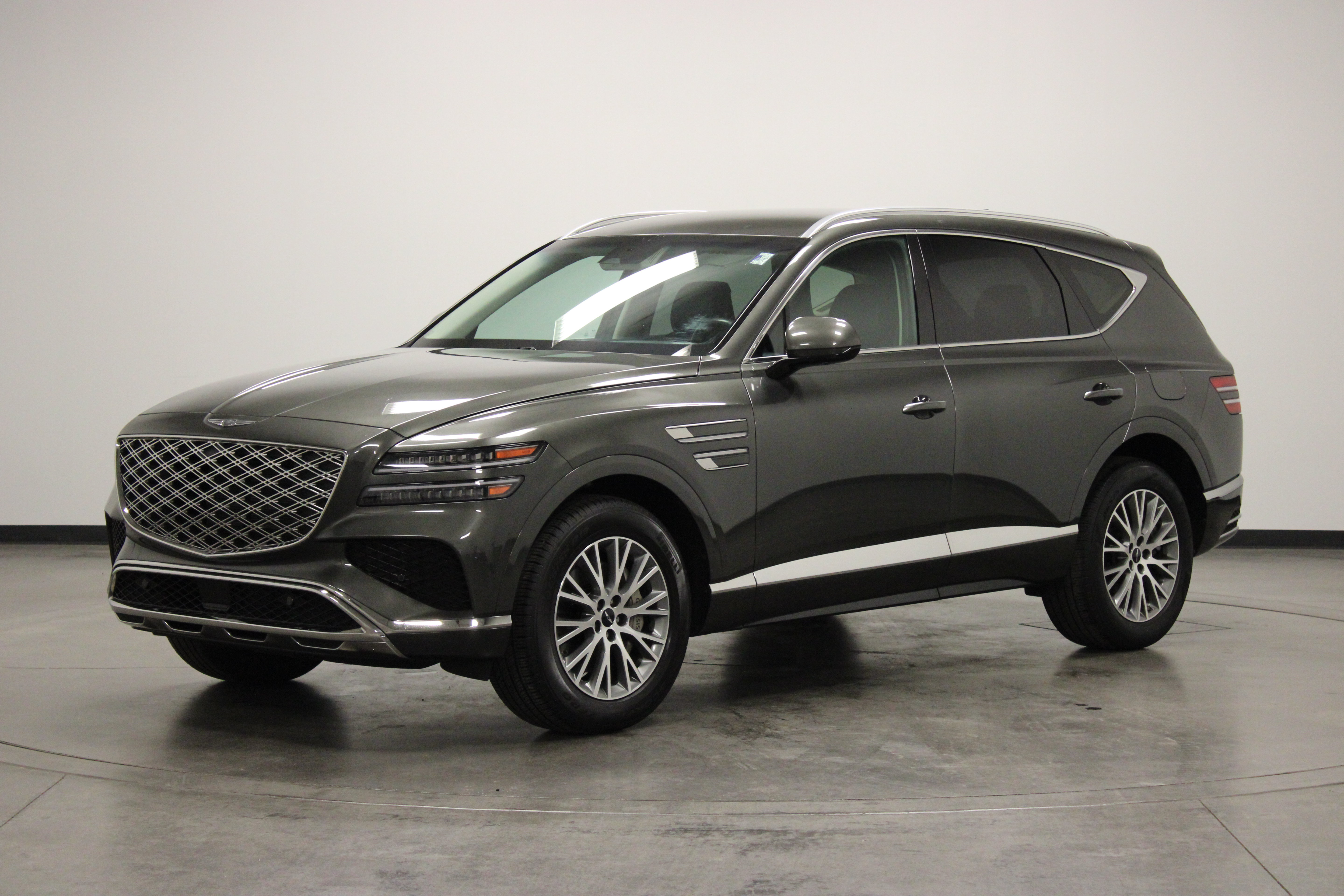 Used 2025 Genesis GV80 2.5T Standard AWD/4WD image 4