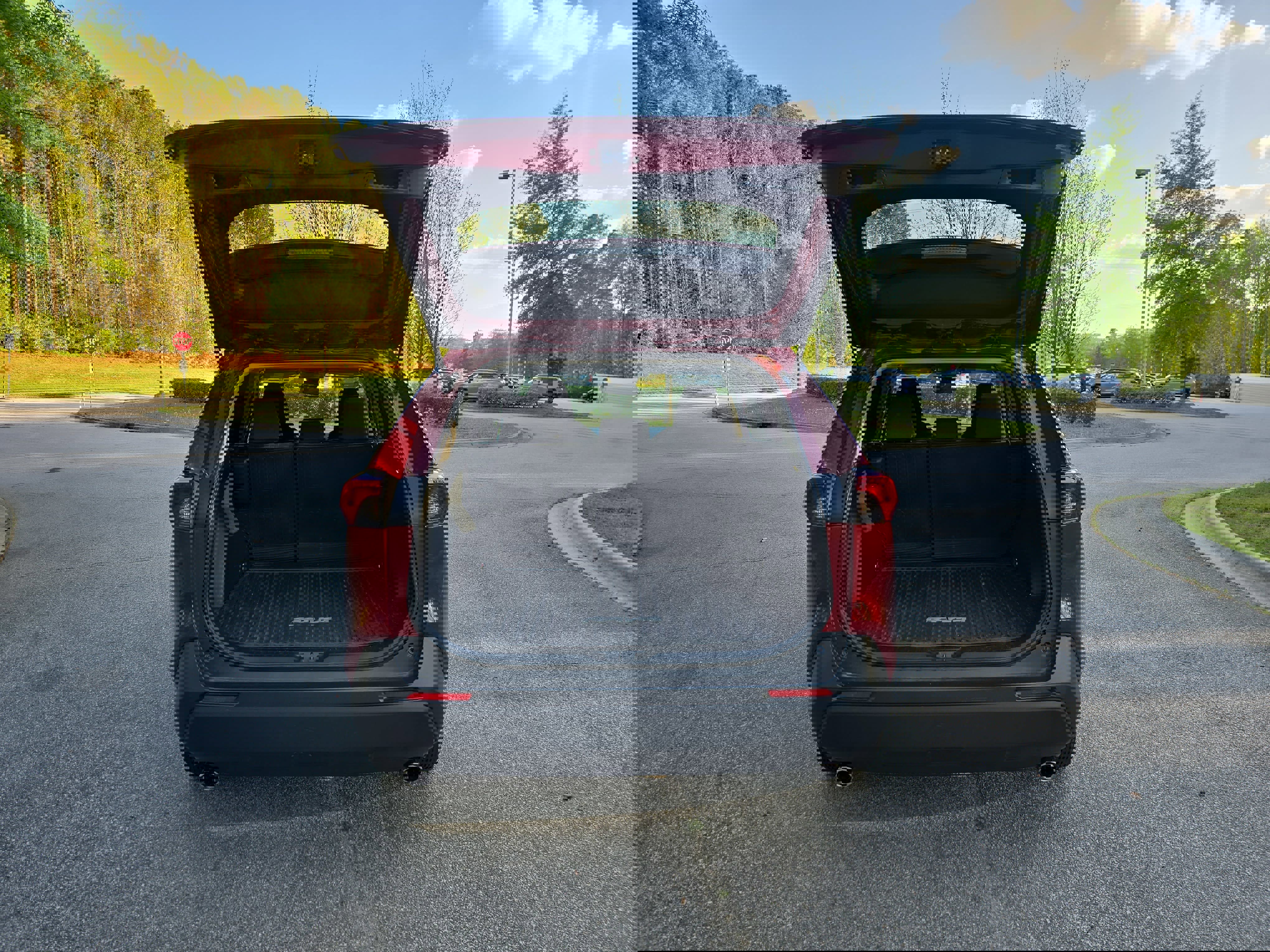 Used 2022 Toyota RAV4 XLE image 12