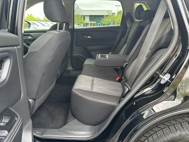 Used 2024 Nissan Rogue SV AWD/4WD image 18
