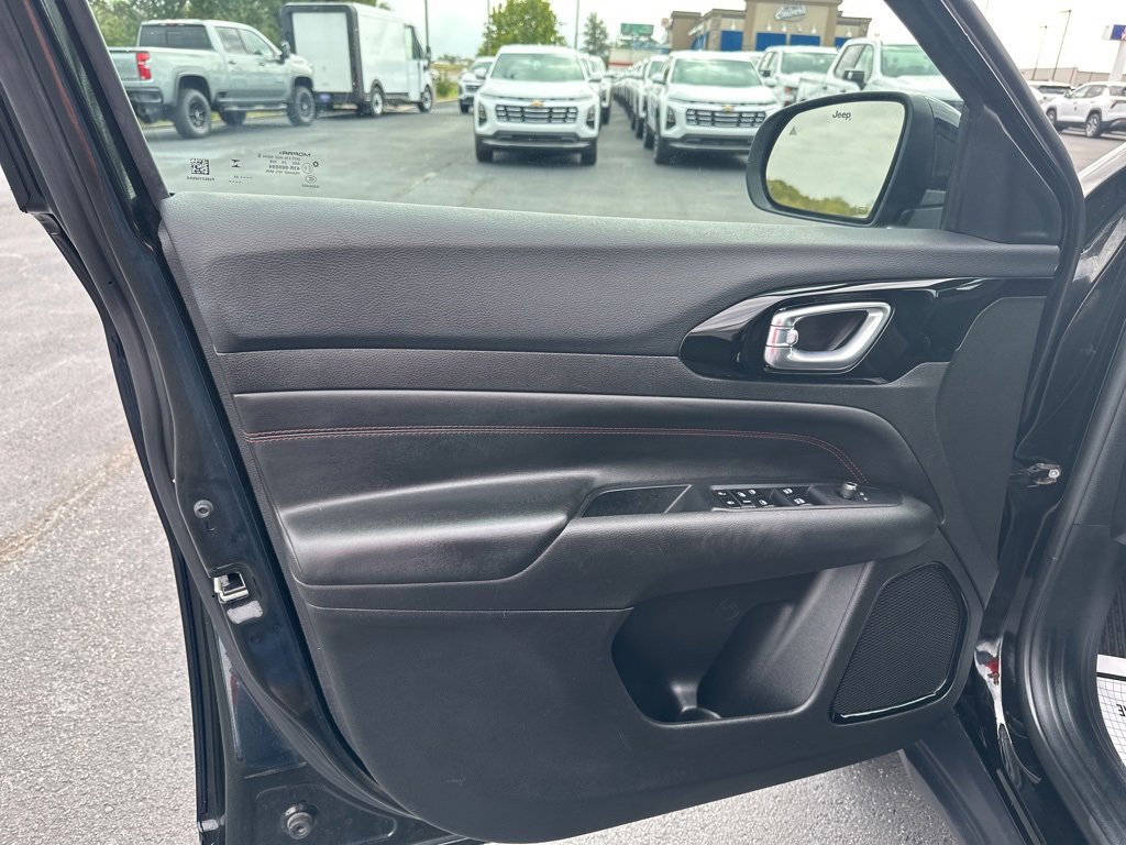 Used 2024 Jeep Compass Trailhawk image 30