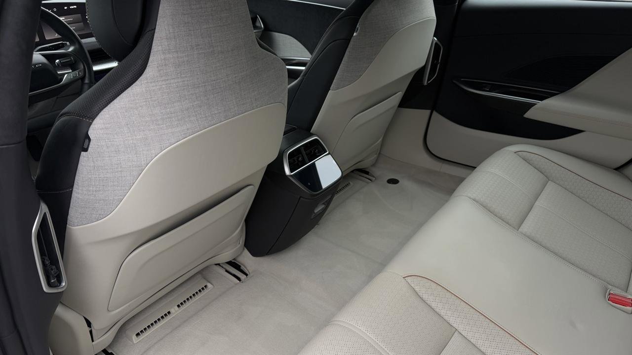 Used 2023 Lucid Air Grand Touring image 19