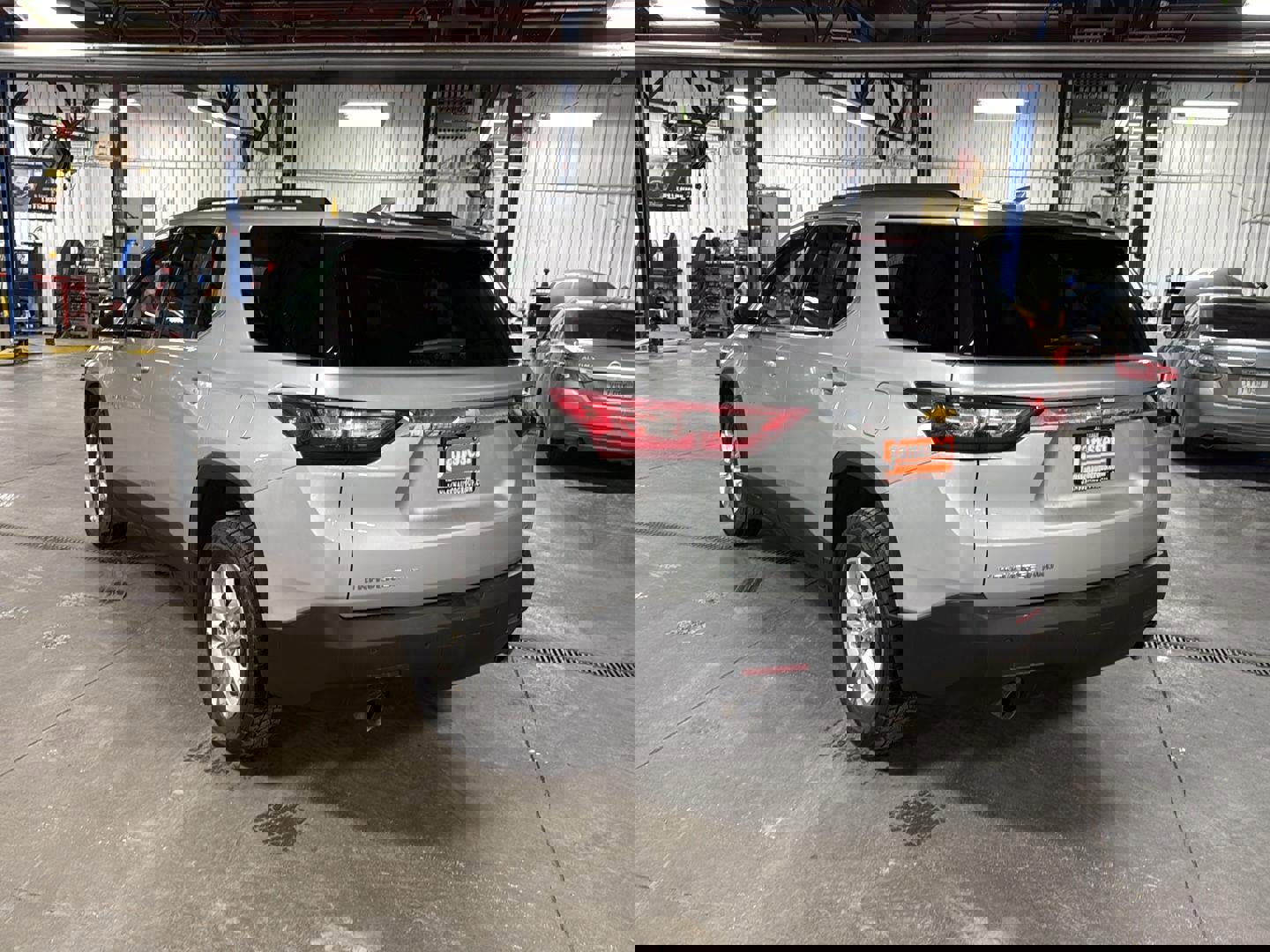 Used 2020 Chevrolet Traverse LT w/ LPO, Cargo Package image 2