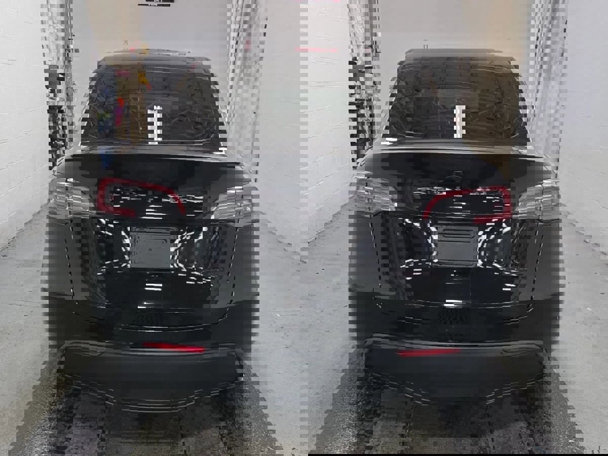 Used 2023 Tesla Model Y Performance image 5