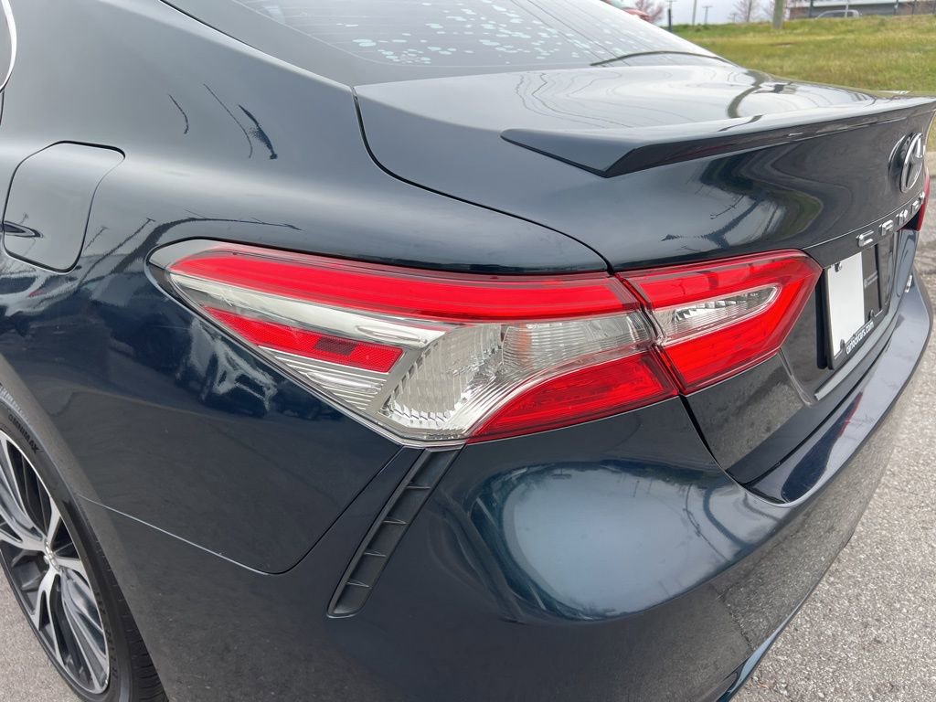 Used 2019 Toyota Camry SE image 13
