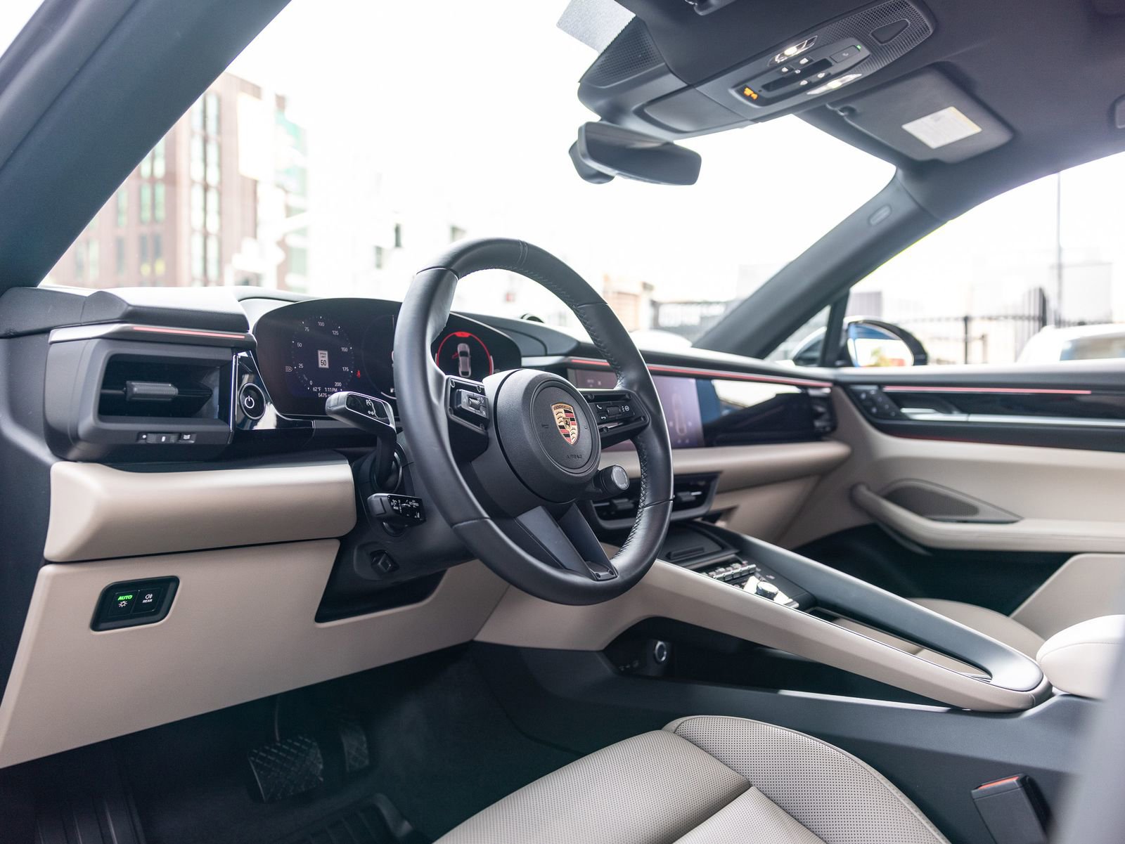 Certified 2025 Porsche Macan Electric image 4