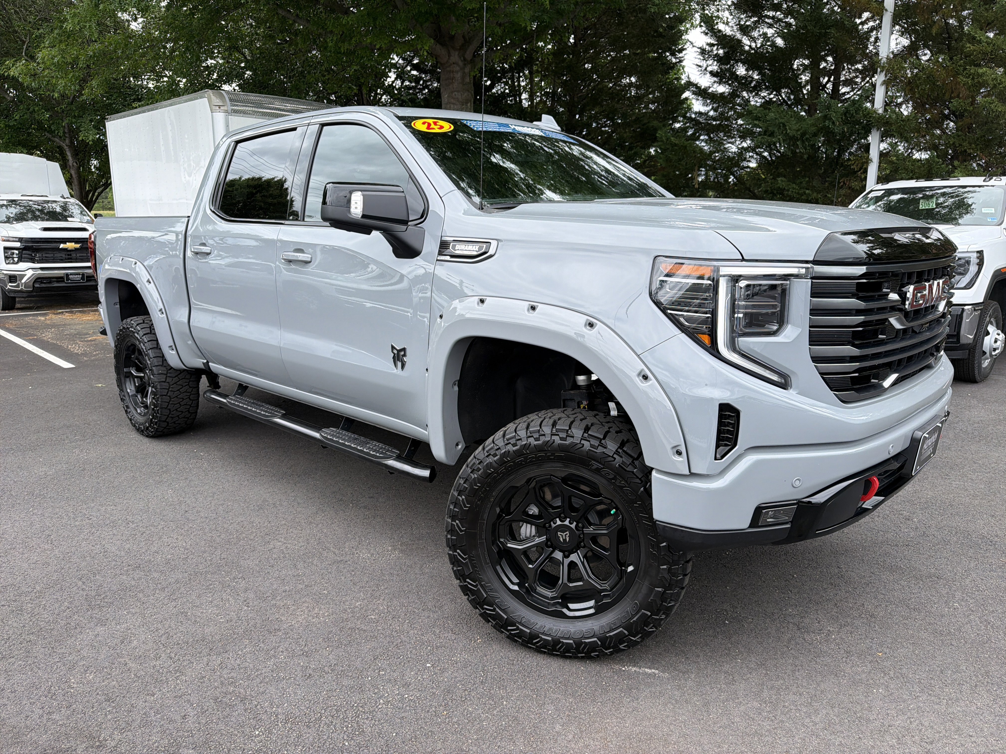 Used 2025 GMC Sierra 1500 AT4 w/ AT4 Premium Package AWD/4WD image 2