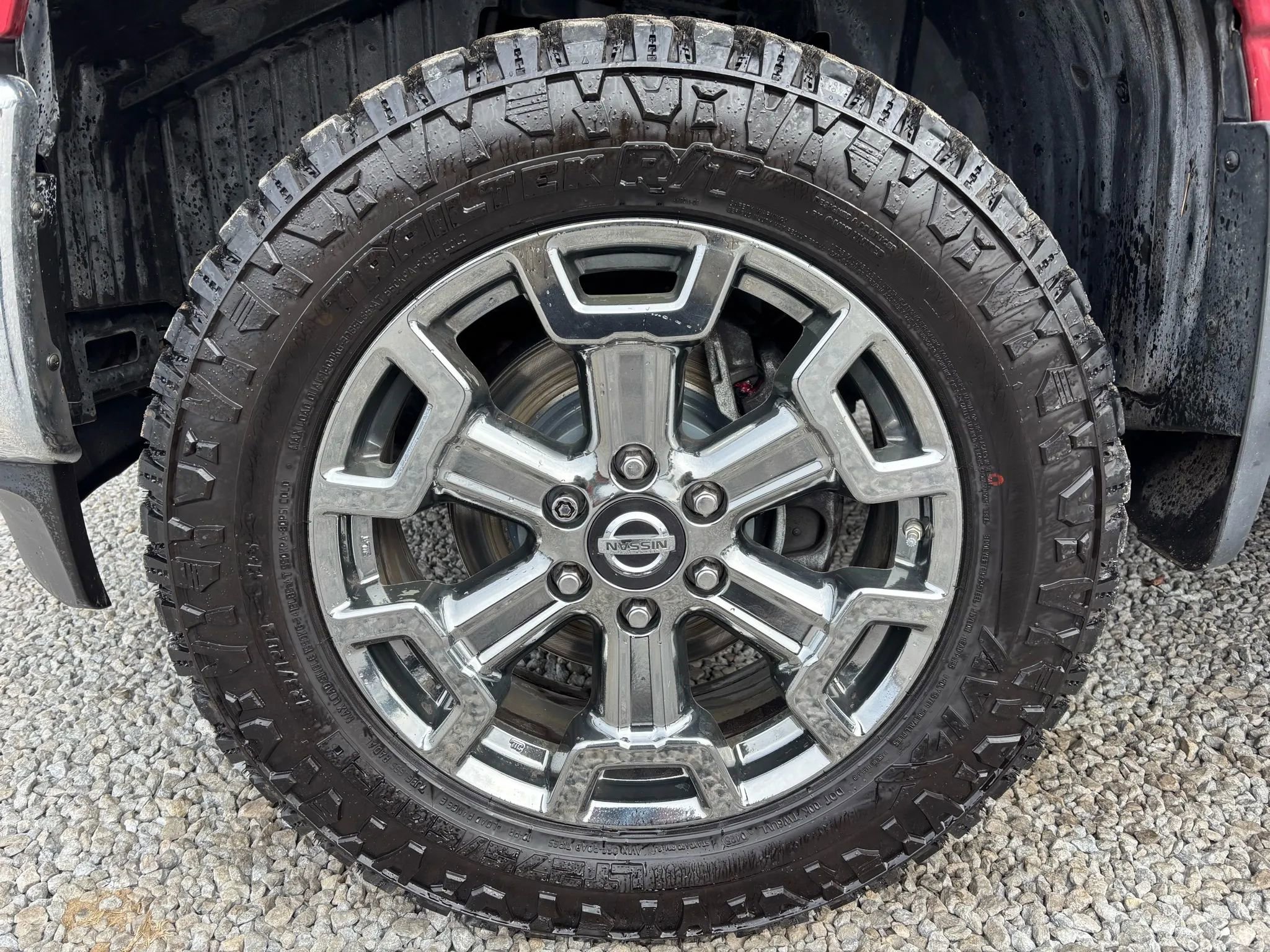 Used 2017 Nissan Titan SL w/ Chrome Package image 11